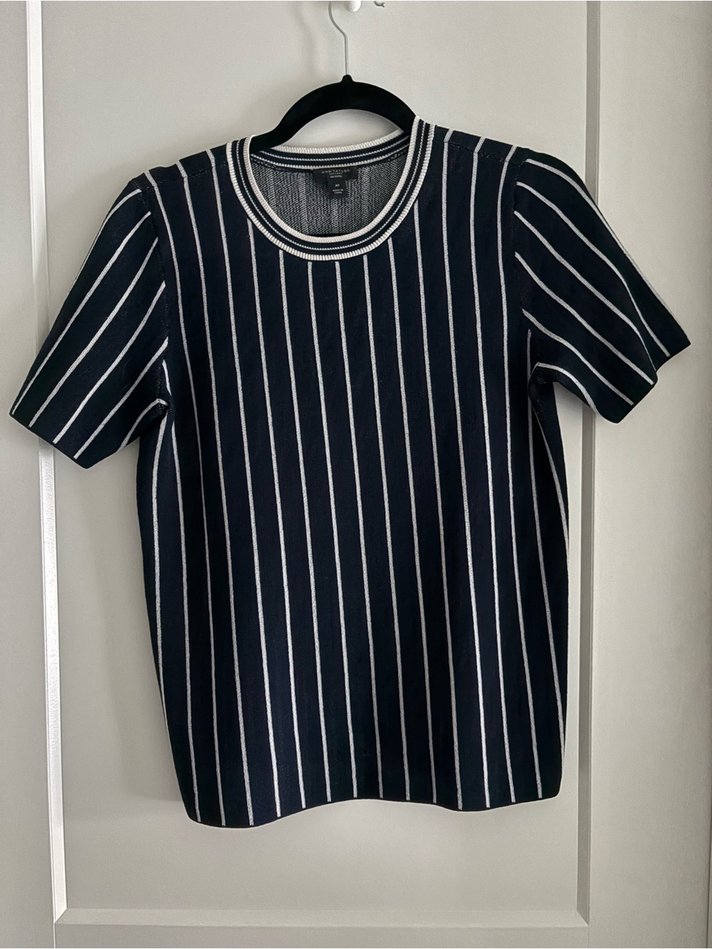 Ann Taylor Short sleeved sweater